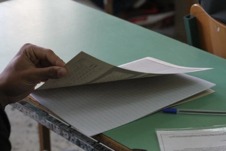 Πανελλήνιες εξετάσεις: Εξαφανισμένες σχολές και κομμένες θέσεις – Χάος για 95.000 μαθητές τη Β’ Λυκείου